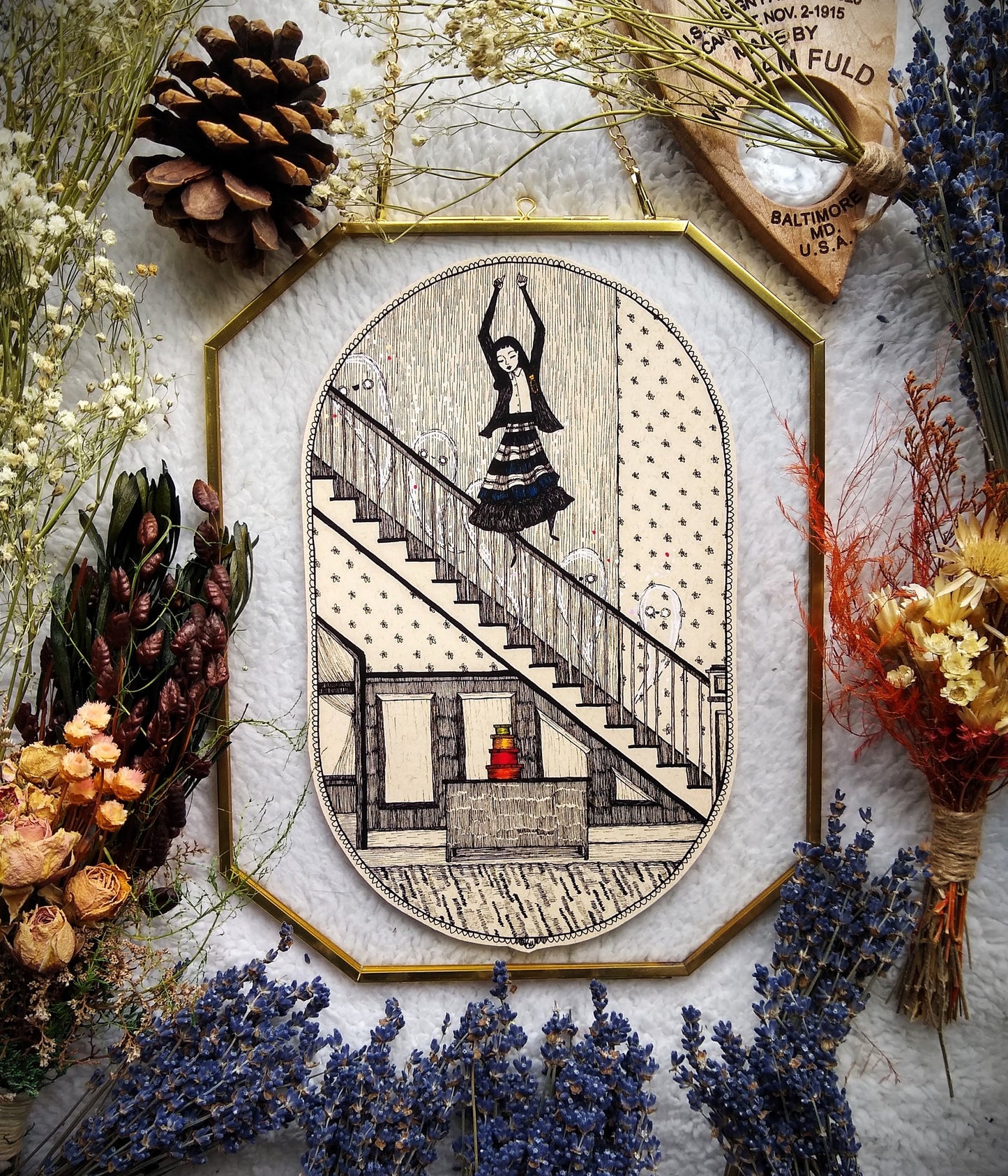 Lydia Floating Frame
