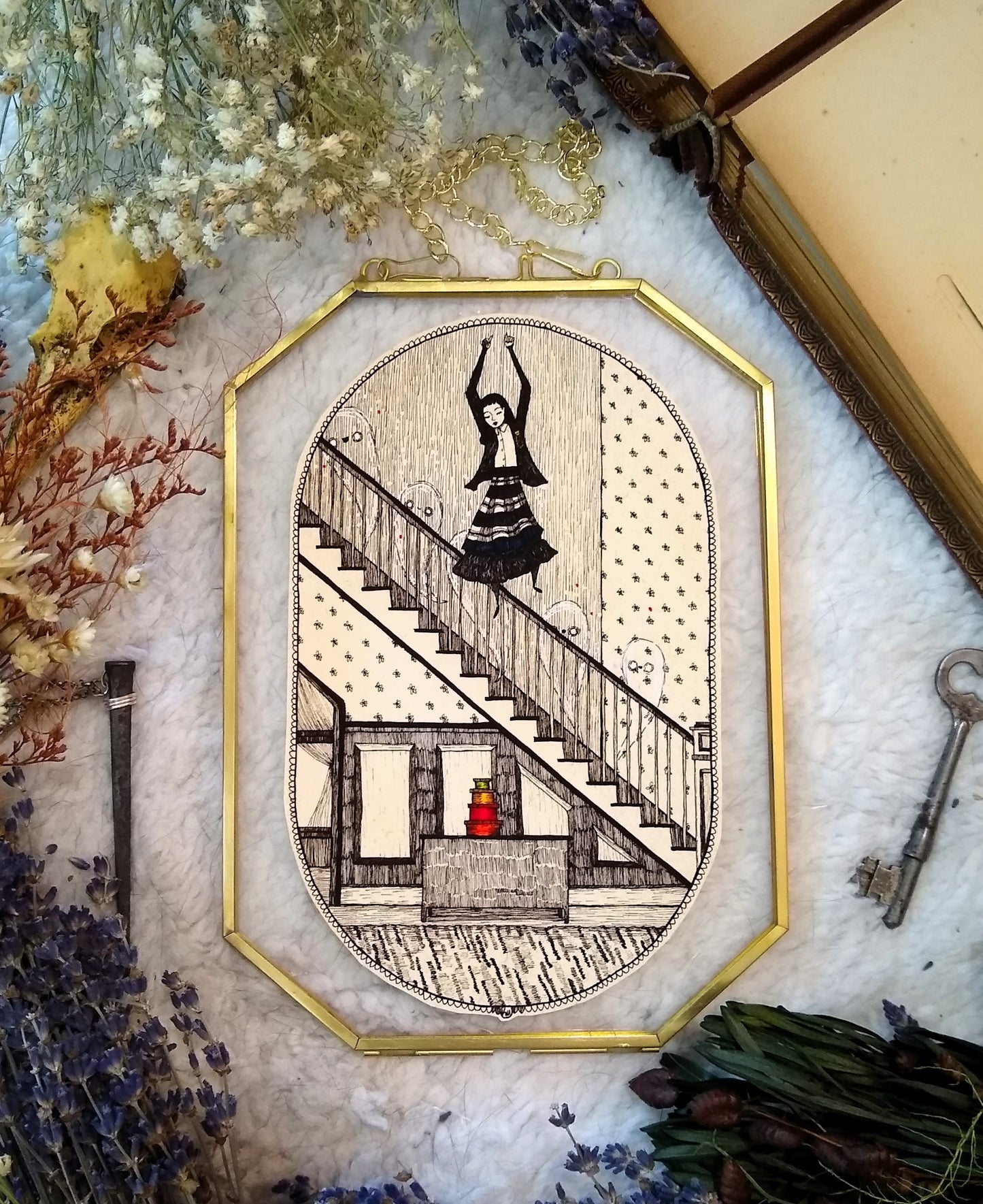 Lydia Floating Frame